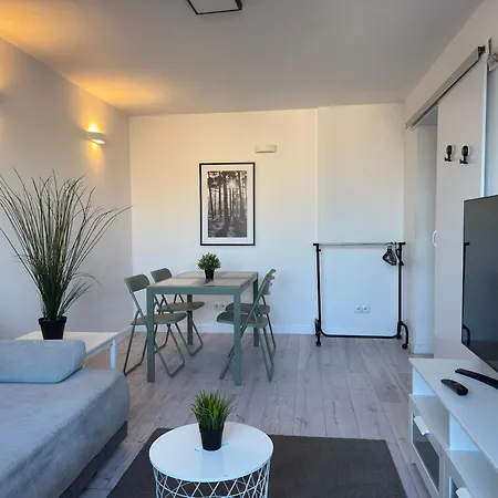 Apartel24pl Brodno M2 Metro Wifi Netflix * Warschau